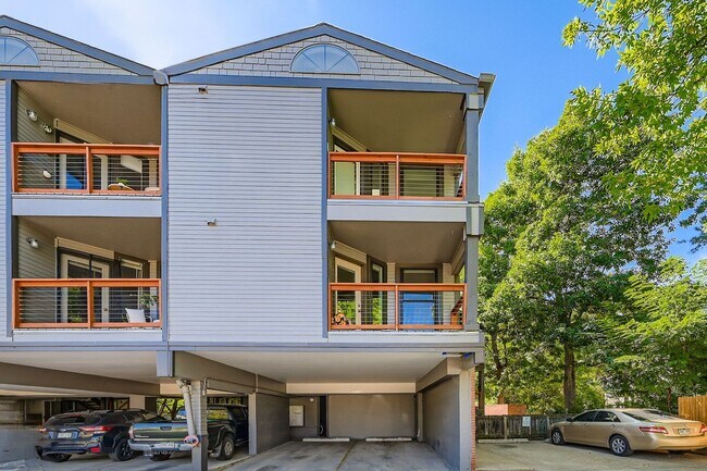 Building Photo - Stylish 1-Bedroom Condo in Prime Location!...