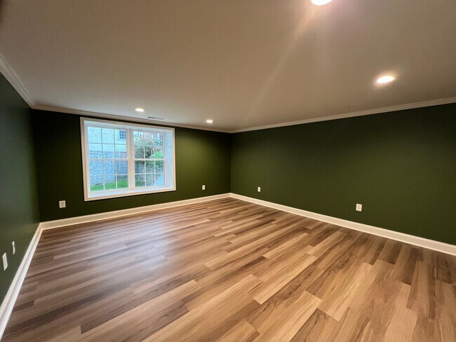Foto del edificio - MOVE IN READY!!!!