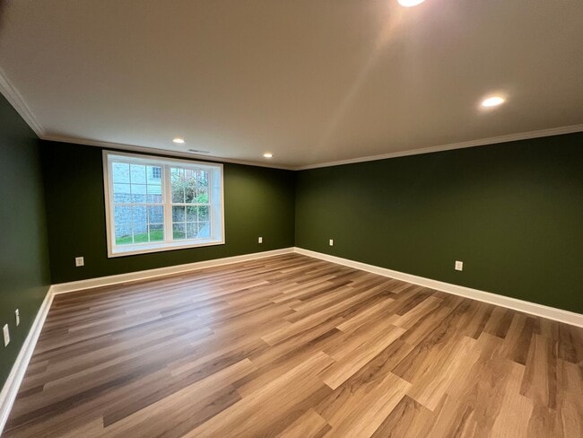 Building Photo - MOVE IN READY!!!!