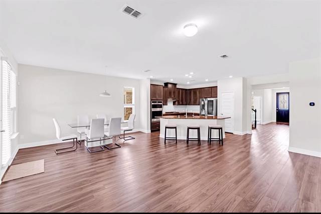 Building Photo - 3633 Keechi Creek Dr