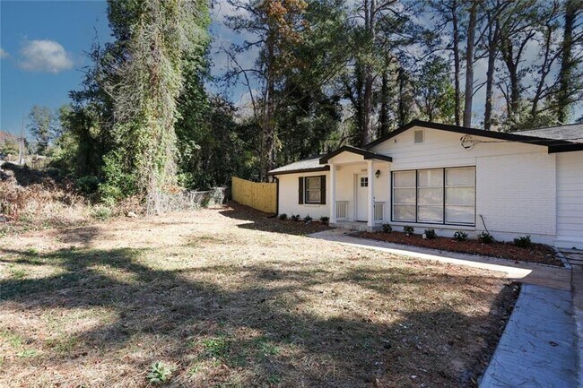 Foto del edificio - 1508 Peachcrest Rd