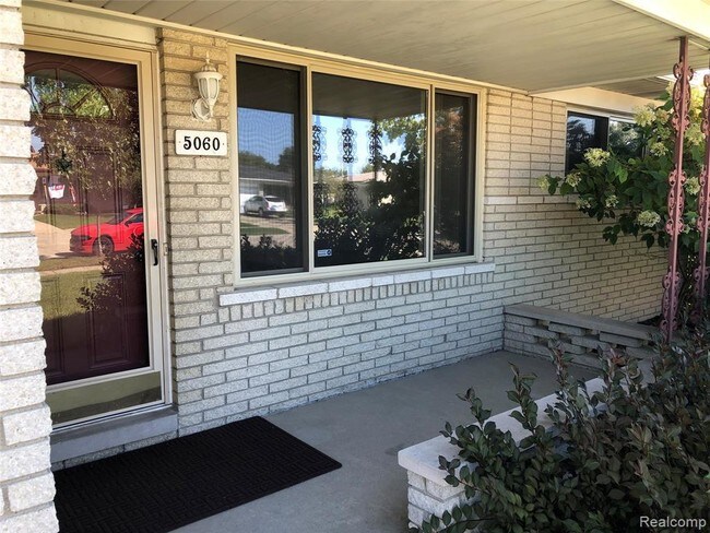 Building Photo - 5060 Bristor Dr