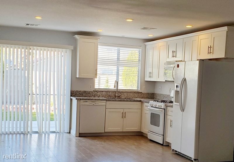Foto principal - 3 br, 2 bath House - 8608 Shady Pines Dr
