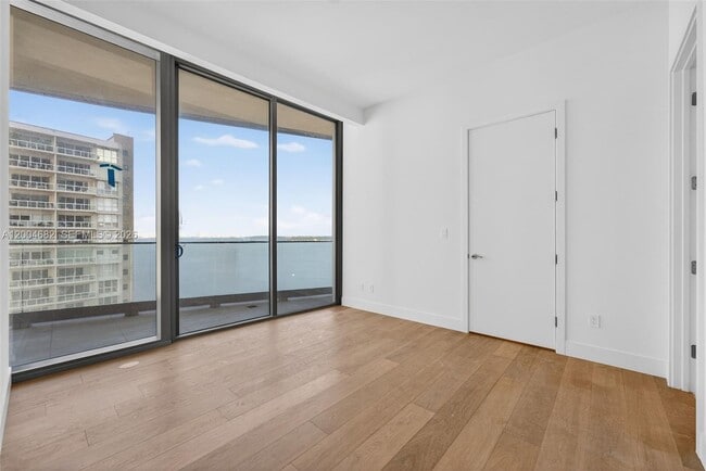 Foto del edificio - 175 SE 25th Rd