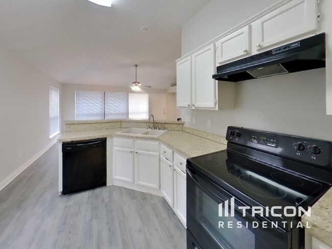 Building Photo - 6912 Rolling Creek Lane Dallas TX