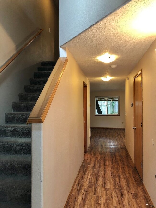 Building Photo - 270 SE Edwards Dr