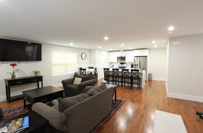 Foto del edificio - 290 Riverside Ave