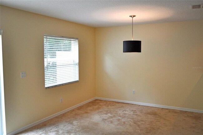 Foto del edificio - 4124 Pitch Pine Cir