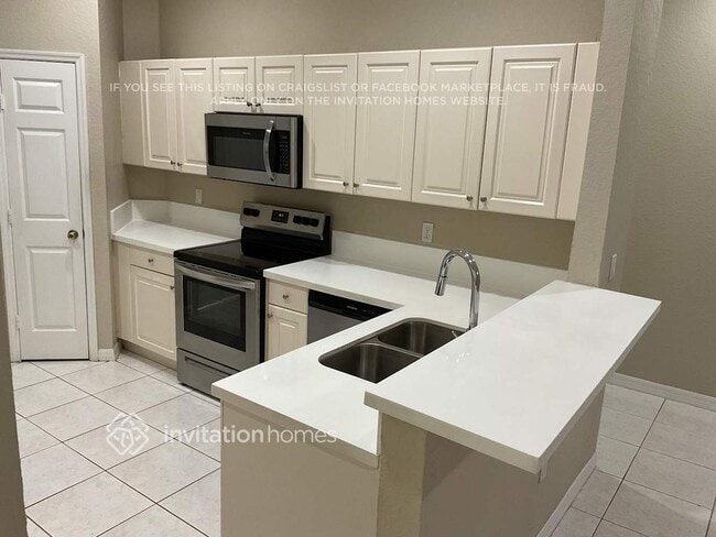 Building Photo - 14063 Southwest 32nd St