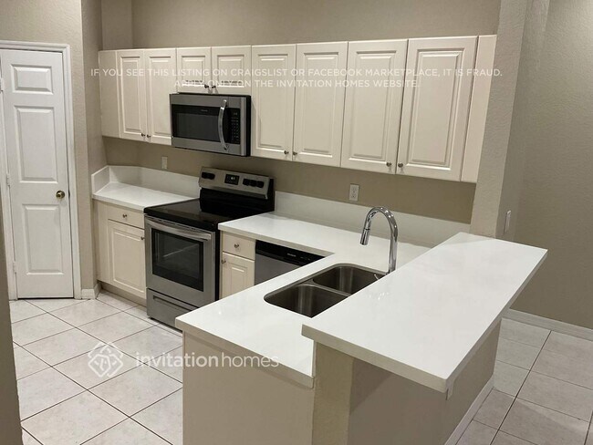 Foto del edificio - 14063 Southwest 32nd St