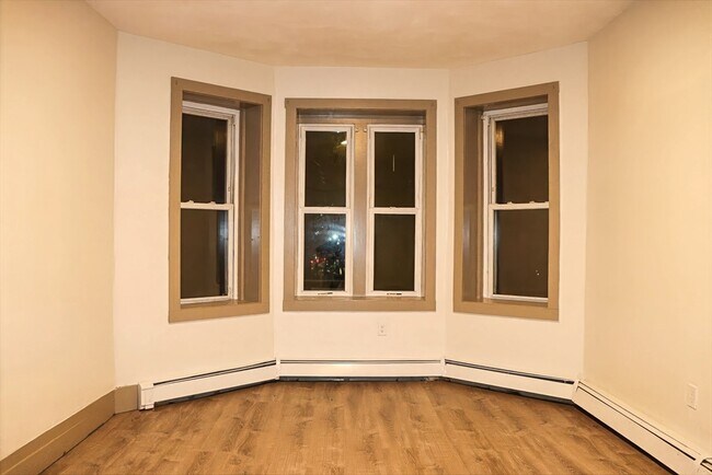 Building Photo - 6 Waumbeck St