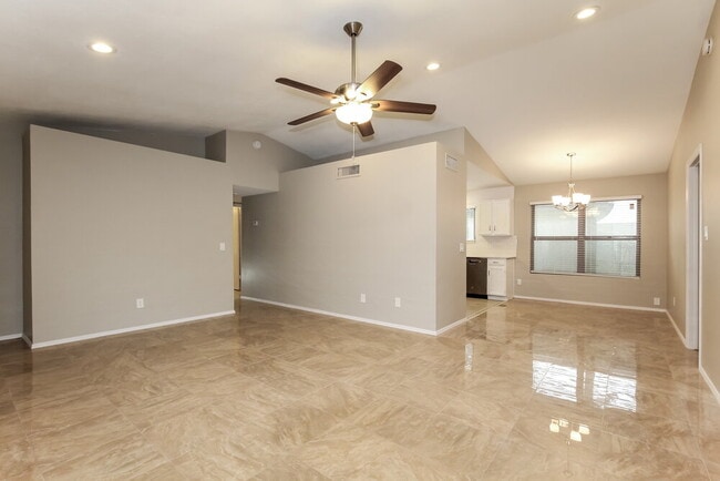 Foto del edificio - 4758 W Escuda Dr