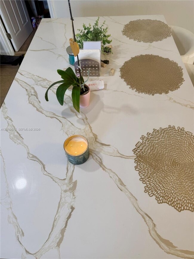 Foto del edificio - 6497 W 8th Ln