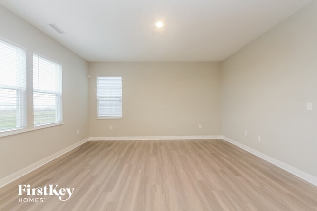 Building Photo - 2464 S Carlota Dr