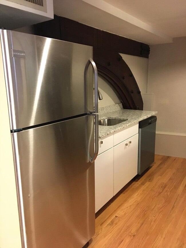 Building Photo - 2.0 bedroom in Somerville Massachusetts 02143