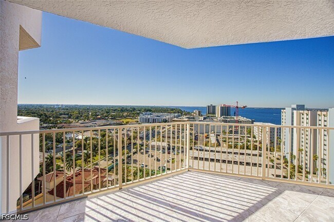 Foto del edificio - 2090 W First St