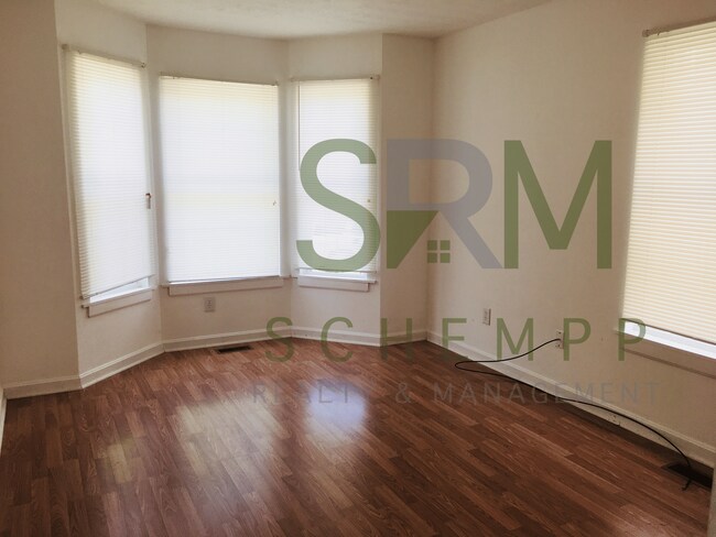 Foto del edificio - Updated Four Bedroom/Three Full Bath House in Russell Neighborhood! *COMING SOON*