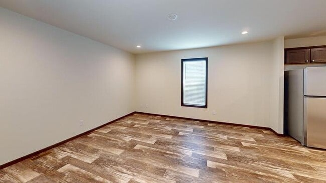 Building Photo - 130 Northwest Dr