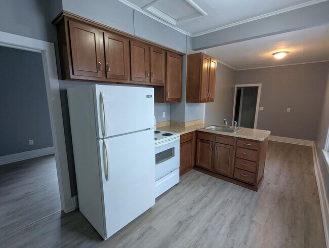 Building Photo - 33 Central Ave