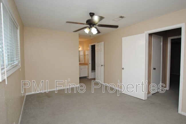 Building Photo - 7853 Fuqua St