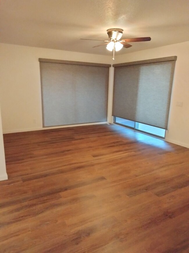 Building Photo - Mission Bay 2 Bed 2 Bath Condo with covere...