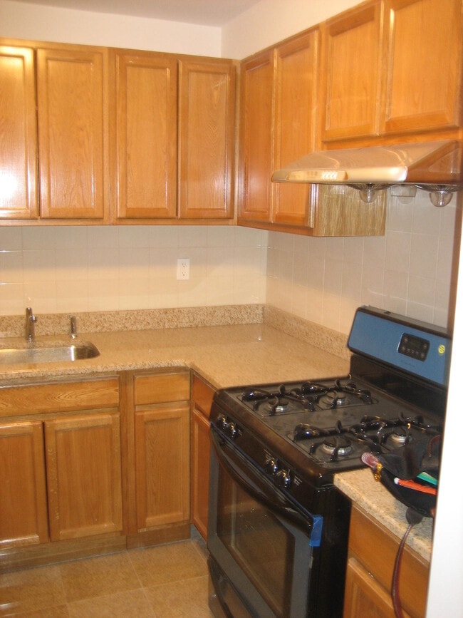 Kitchen - 4138 66th St