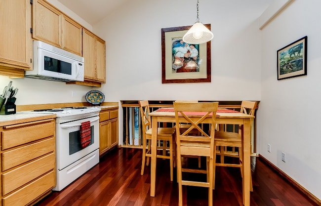 Foto del edificio - 3865 Ashford Dr
