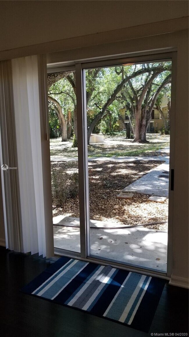 Foto del edificio - 8920 NE 8th Ave  1001 Miami Fl 33138