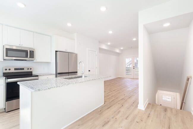 Foto del edificio - Newly Constructed 3/3.5 located in Chosewood Park!