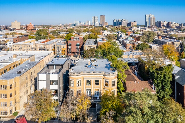 Aerial Photo - 662 W Wellington Ave