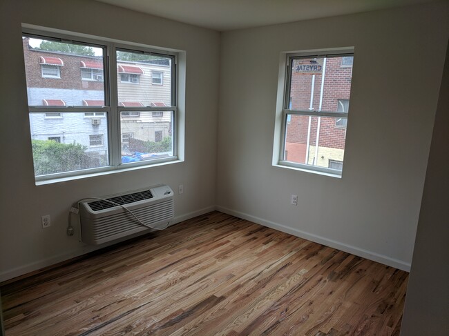 Building Photo - 3530 Mickle Ave