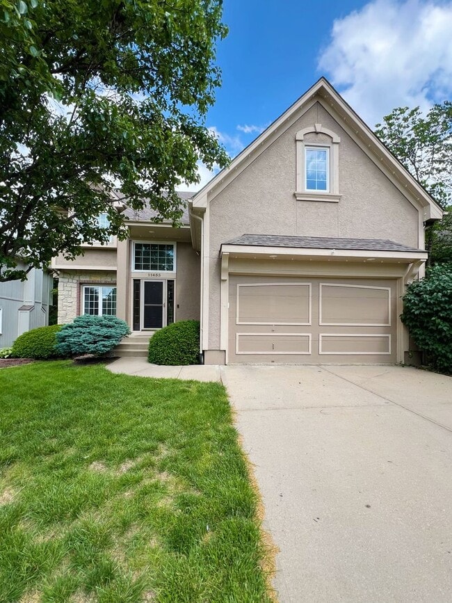 Building Photo - Charming 3-Bedroom Home with Spacious Back...