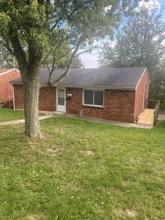 Building Photo - 731 Darlington St