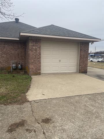 Building Photo - 715 W Chestnut St