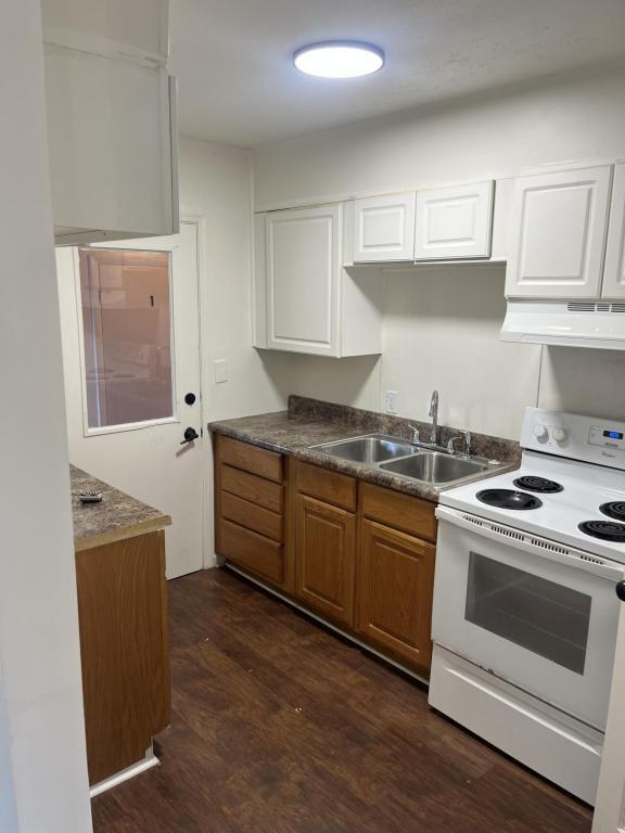 Foto del edificio - 109 N Russell St