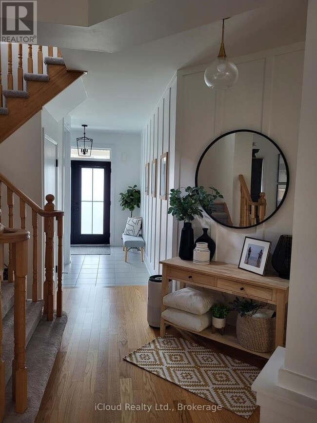 Building Photo - 140 Courtney St