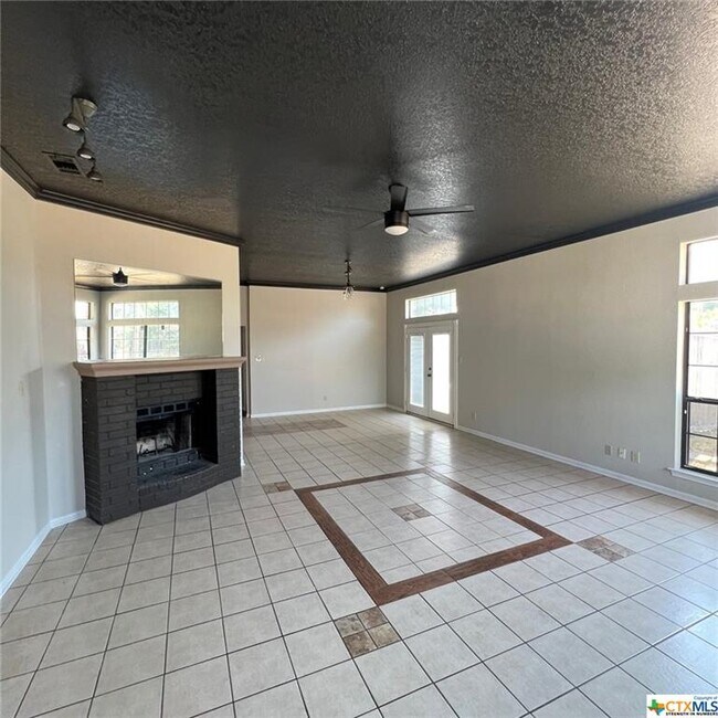 Building Photo - 1806 Sundown Dr