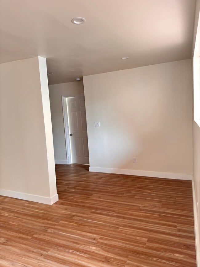 Photo - 1060 McFarland Ave Apartment