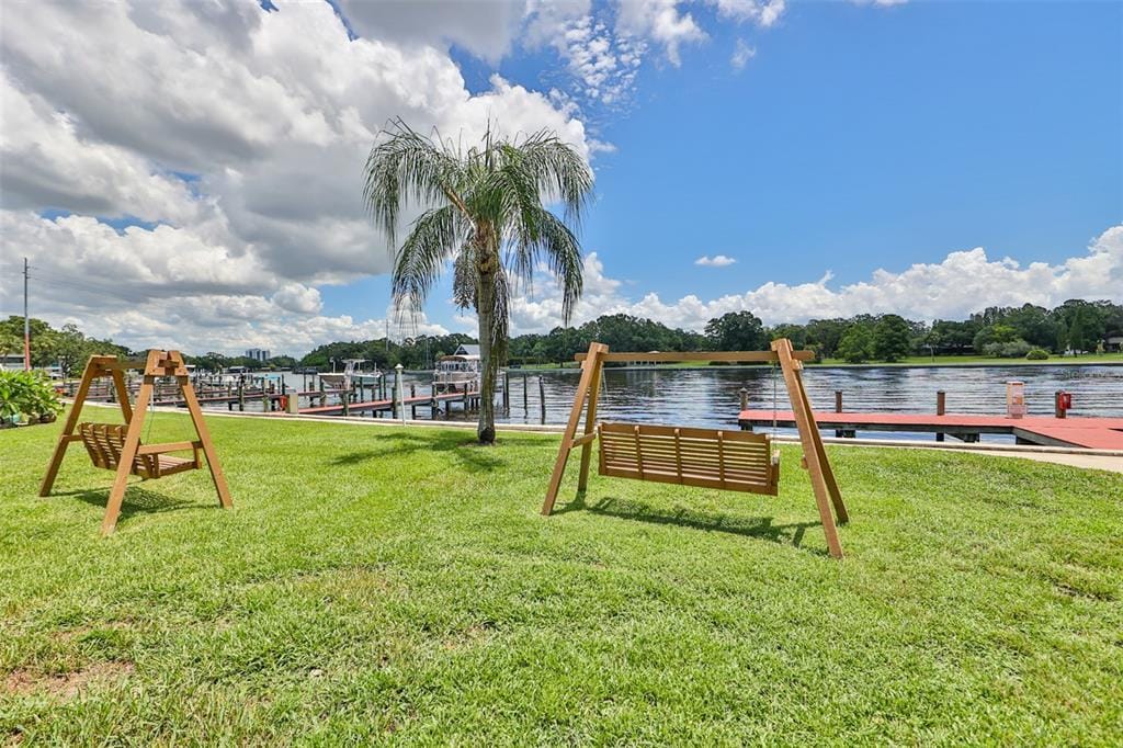 Foto principal - 2424 W Tampa Bay Blvd