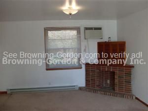 Building Photo - One bedroom duplex (back section only) in ...