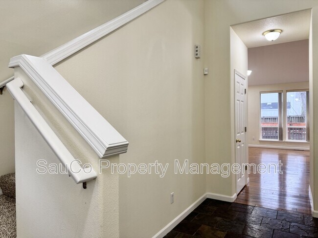 Foto del edificio - 255 NE 74th Ave