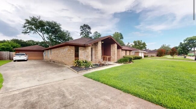 Building Photo - 1120 Brandywine Dr