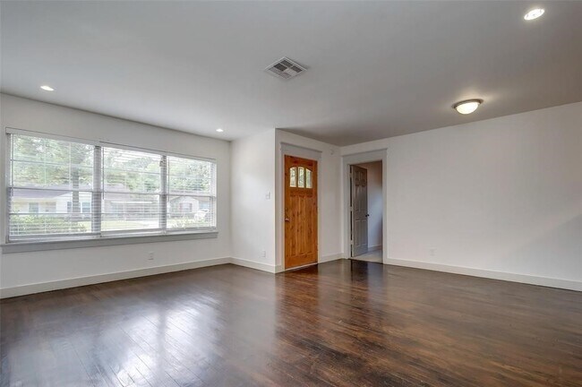Foto del edificio - 7202 Housman
