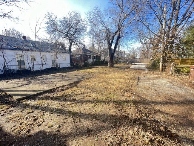 Foto del edificio - 2 Bed 1 Bath Springfield, MO