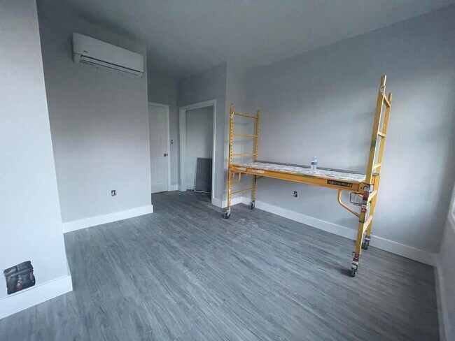 Building Photo - 44 Storms Ave