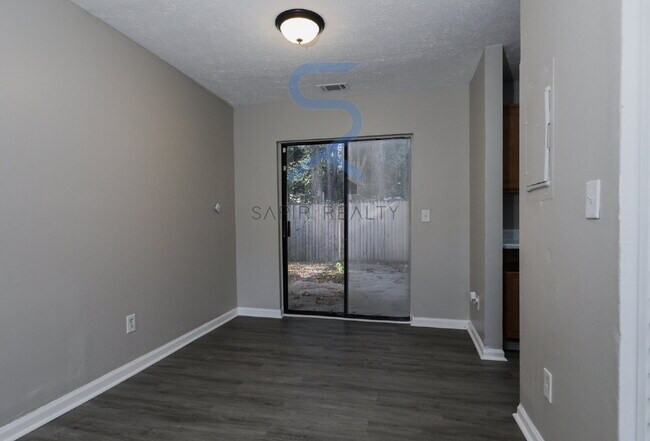 Foto del edificio - Move in before October 31st and get a $250...