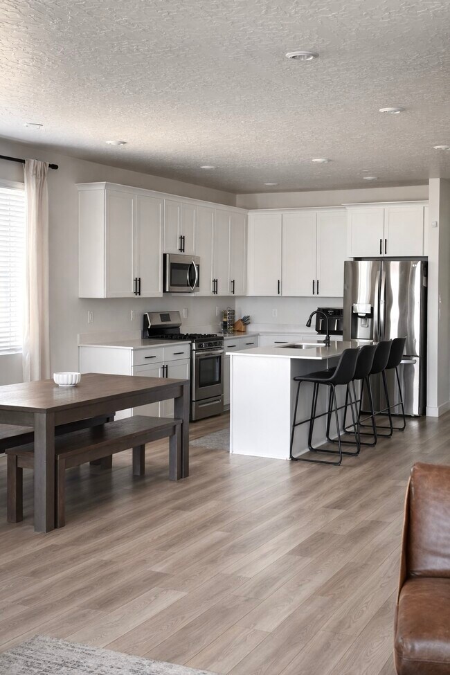 Foto del edificio - 634 W 1370 S