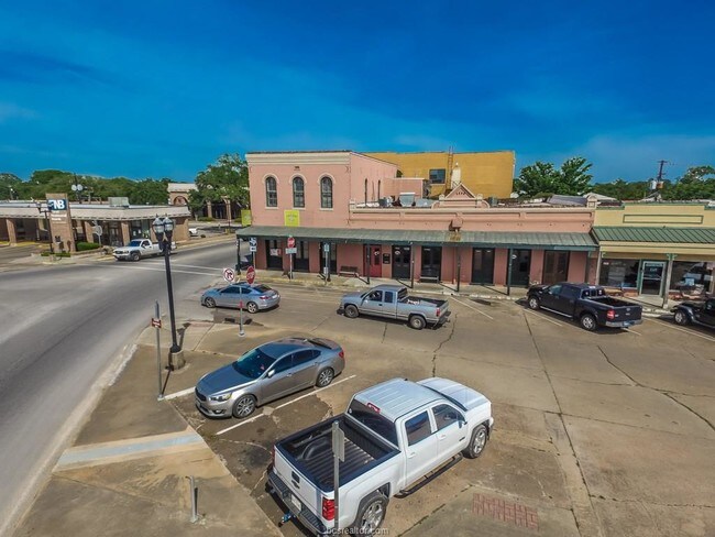 Building Photo - 103 E Main St