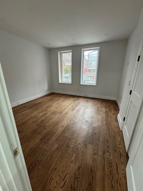 Foto del edificio - 275 E 55th St