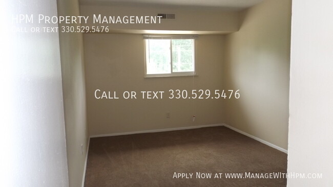 Building Photo - Large 3 bedroom apartment in Kent. SECTION...